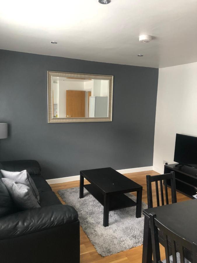 Modern Apartment In Trendy Dalston ลอนดอน ภายนอก รูปภาพ